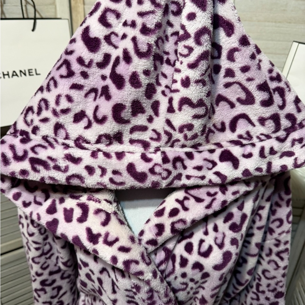 Alexander Del Rossa•1X/2X•Leopard Print Plush Hooded Robe - Picture 5 of 12